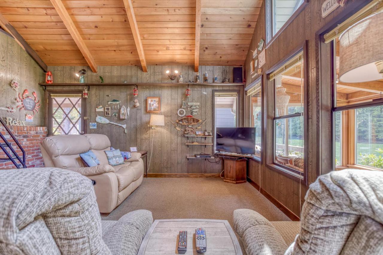 The Crabbing Cabin Lincoln City Bagian luar foto