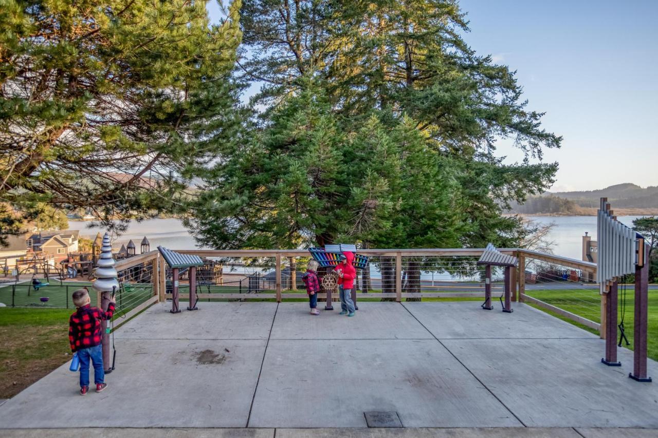 The Crabbing Cabin Lincoln City Bagian luar foto